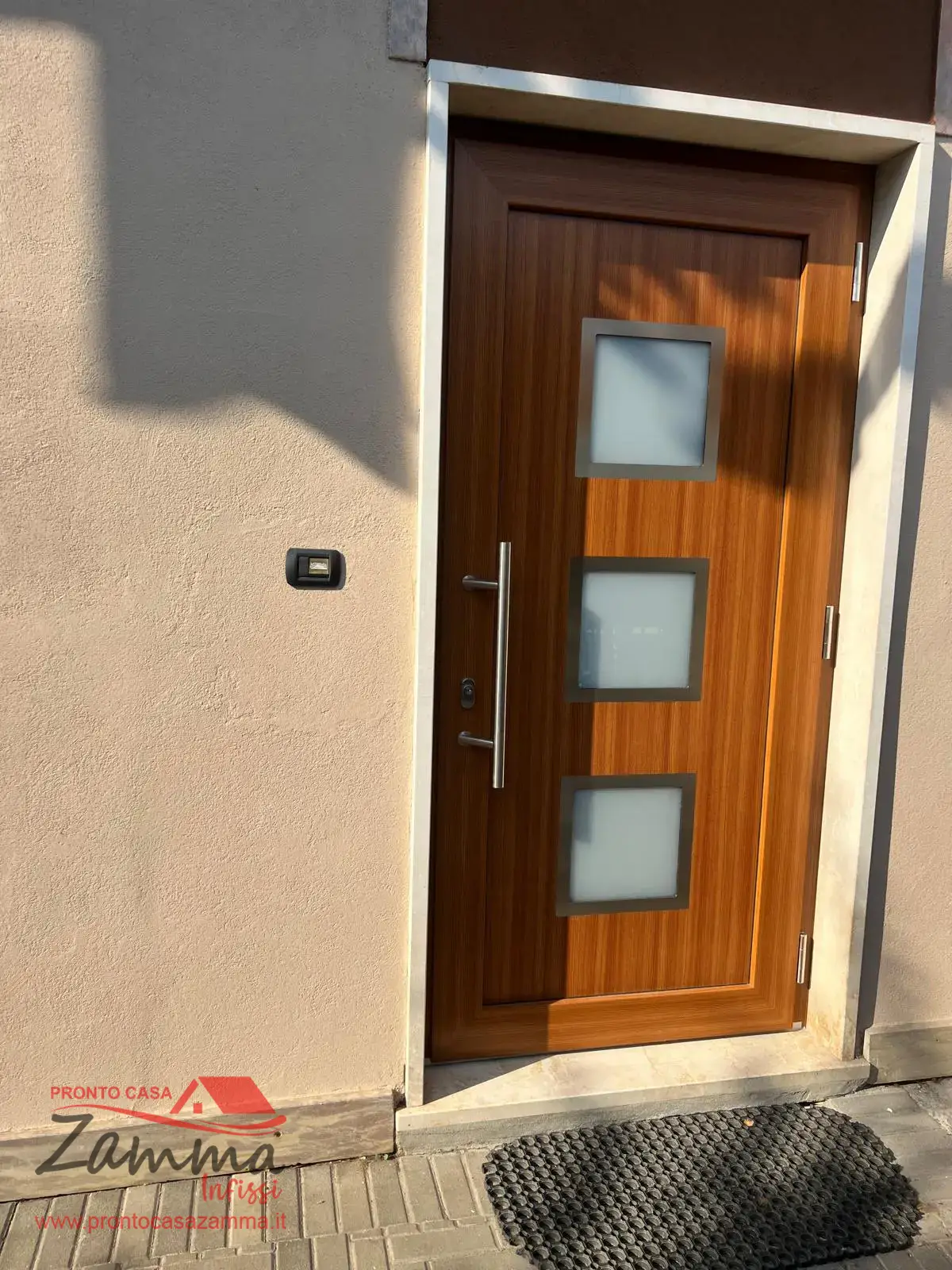 lavori porta in legno esterna